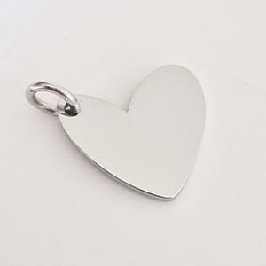 Srebrno nepravilno srce